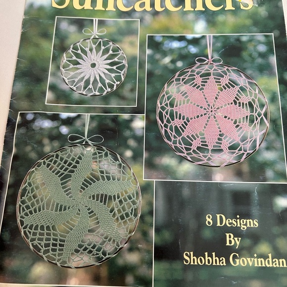 4/$50 Crochet suncatcher dream catcher leisure arts 2127 🌞 - Picture 1 of 6